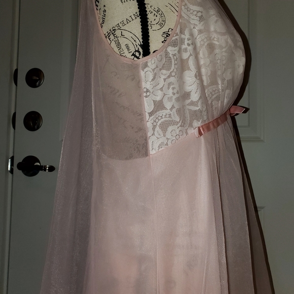 Vintage Vanity Fair Negligee - Picture 6 of 9
